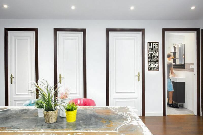 Traveller House Apartment Барселона Екстериор снимка