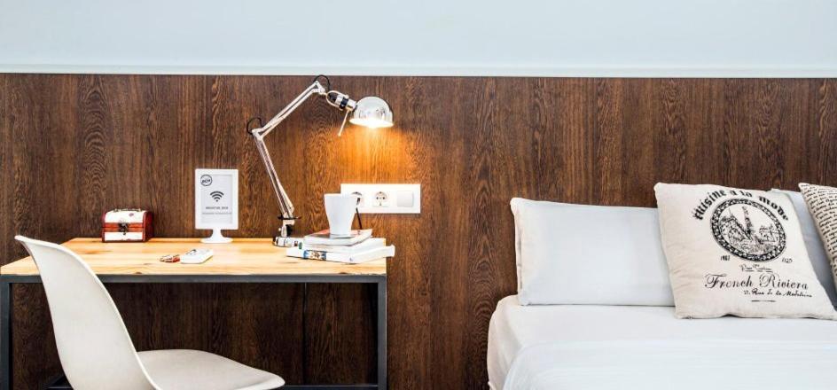 Traveller House Apartment Барселона Екстериор снимка