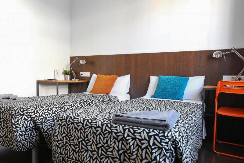 Traveller House Apartment Барселона Екстериор снимка