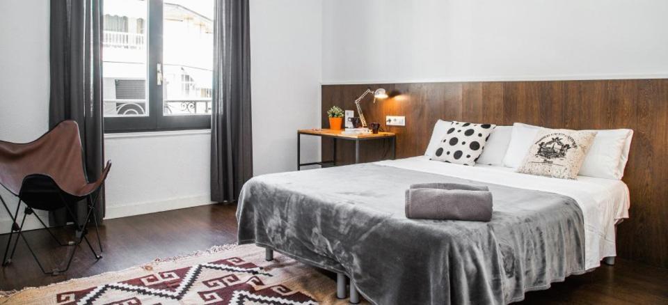 Traveller House Apartment Барселона Екстериор снимка