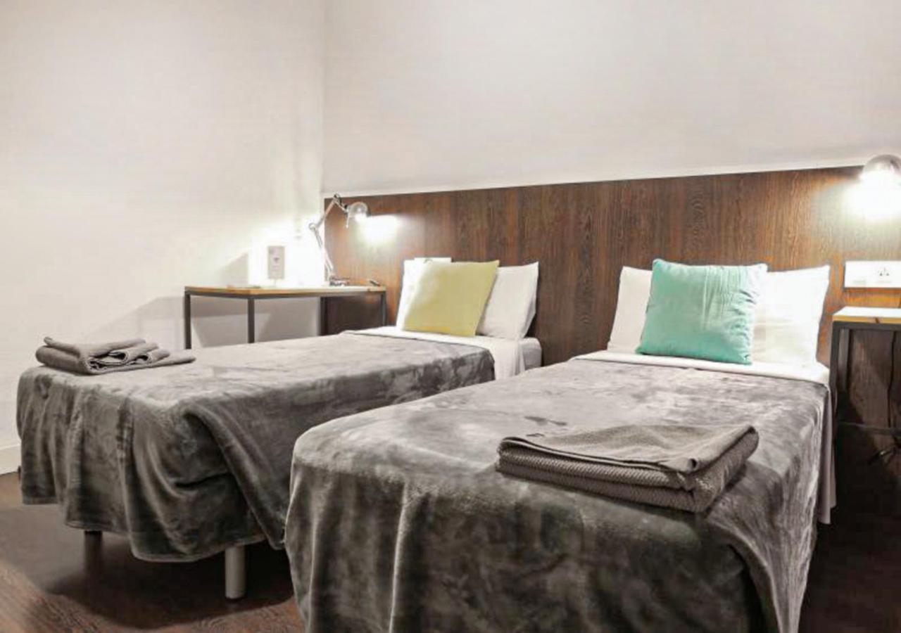 Traveller House Apartment Барселона Екстериор снимка